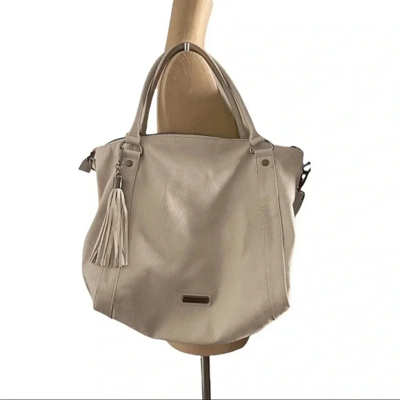 Steve Madden Handbags - 💖HOST PICK💖 Steven Madden oversized shoulder bag